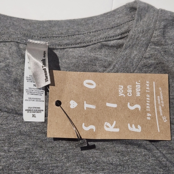 Christmas Tree Burgundy on a SUPER Soft Gray T-shirt XL (NWT) - Picture 3 of 3